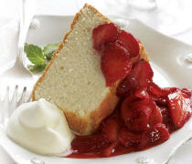 Angel Food Cake With Strawberries